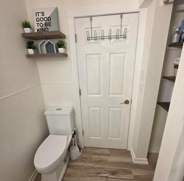 Cozy Neutral Farmhouse 2