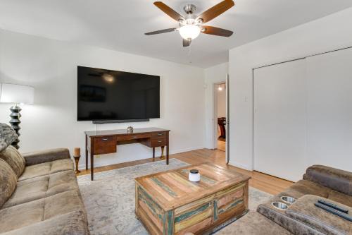 Spacious Chicago Group Home! Walk to Train & Eats