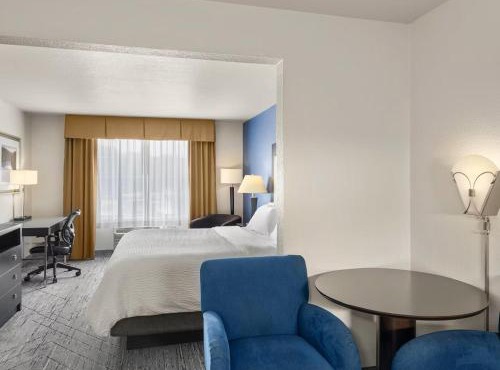 Holiday Inn Express & Suites New Buffalo, MI by IHG