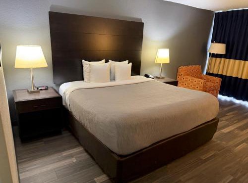 Quality Inn & Suites Banquet Center