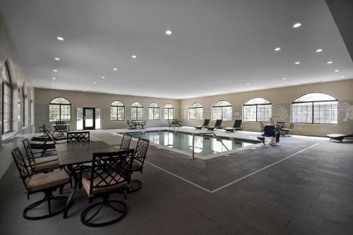 Staybridge Suites - Holland by IHG