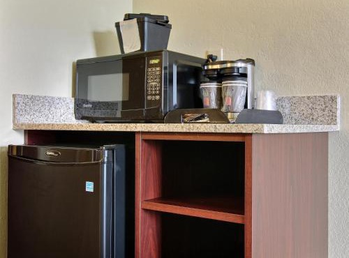 Cobblestone Hotel & Suites Hartford