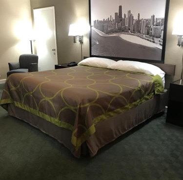Super 8 by Wyndham Taylorville IL