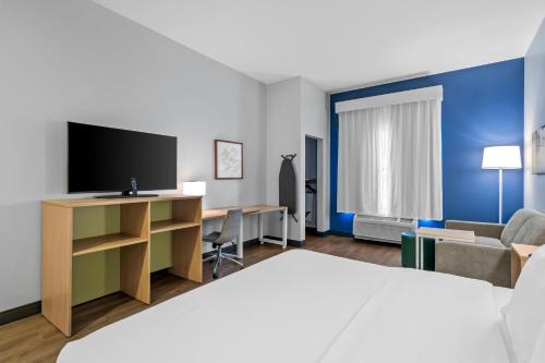 Comfort Inn Suites North 